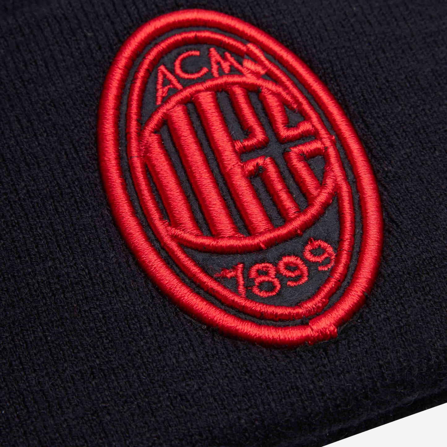 BERRETTO MILAN CON LOGO RICAMATO