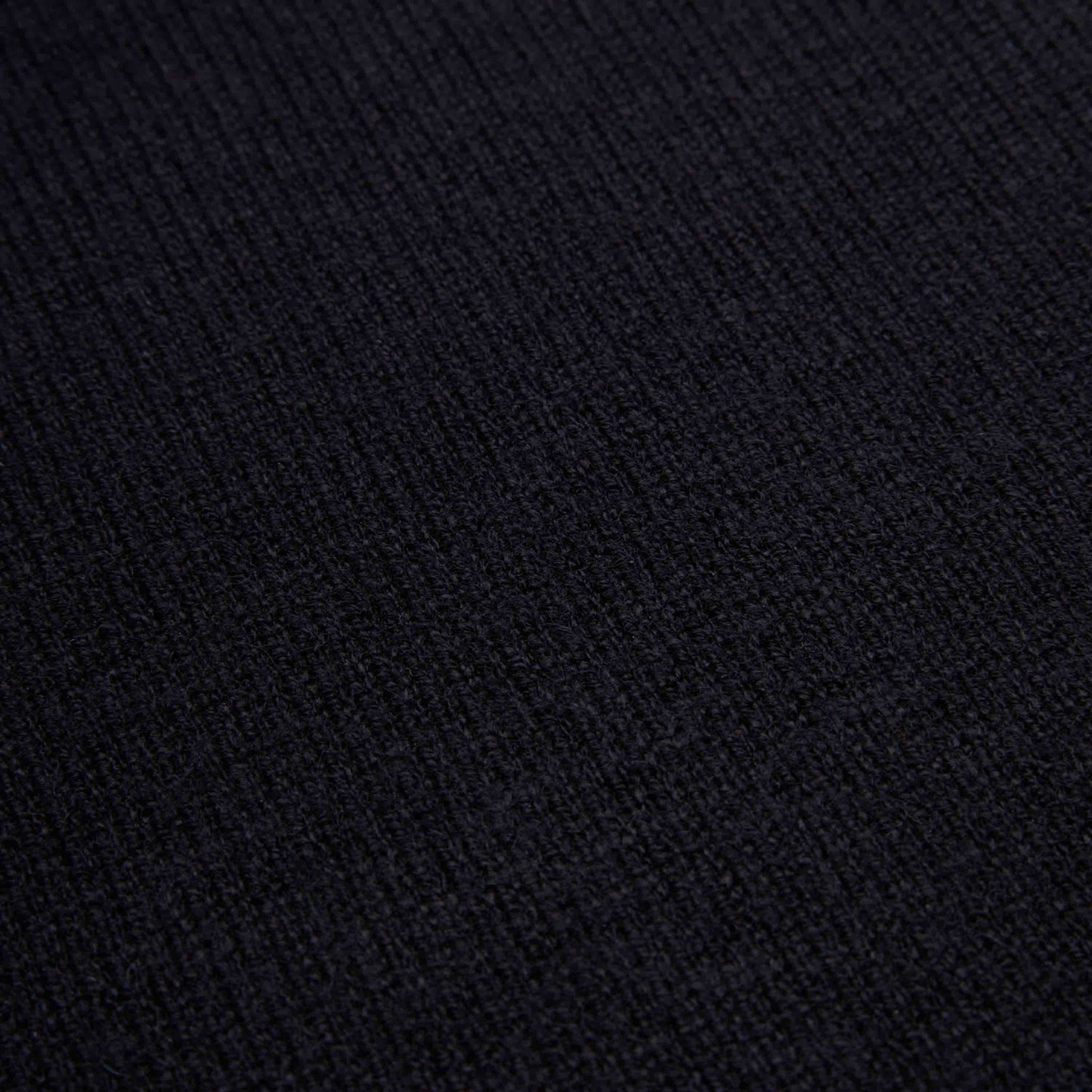 SCALDACOLLO RICAMATO NERO MILAN