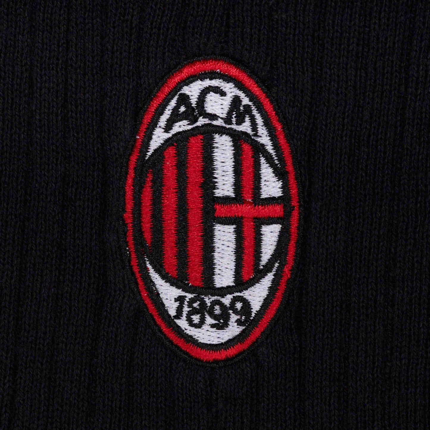 BERRETTO MILAN A COSTE CON LOGO RICAMATO
