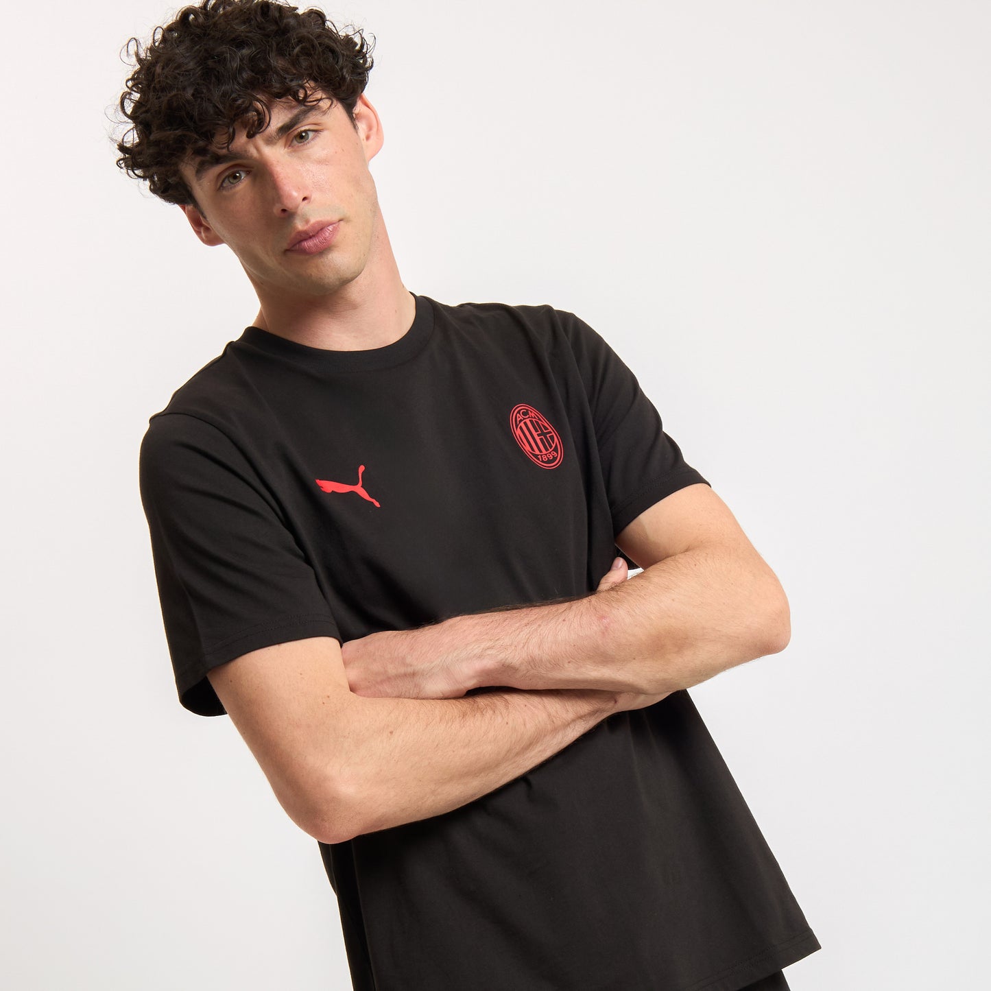 T-SHIRT NERA MILAN ESSENTIAL