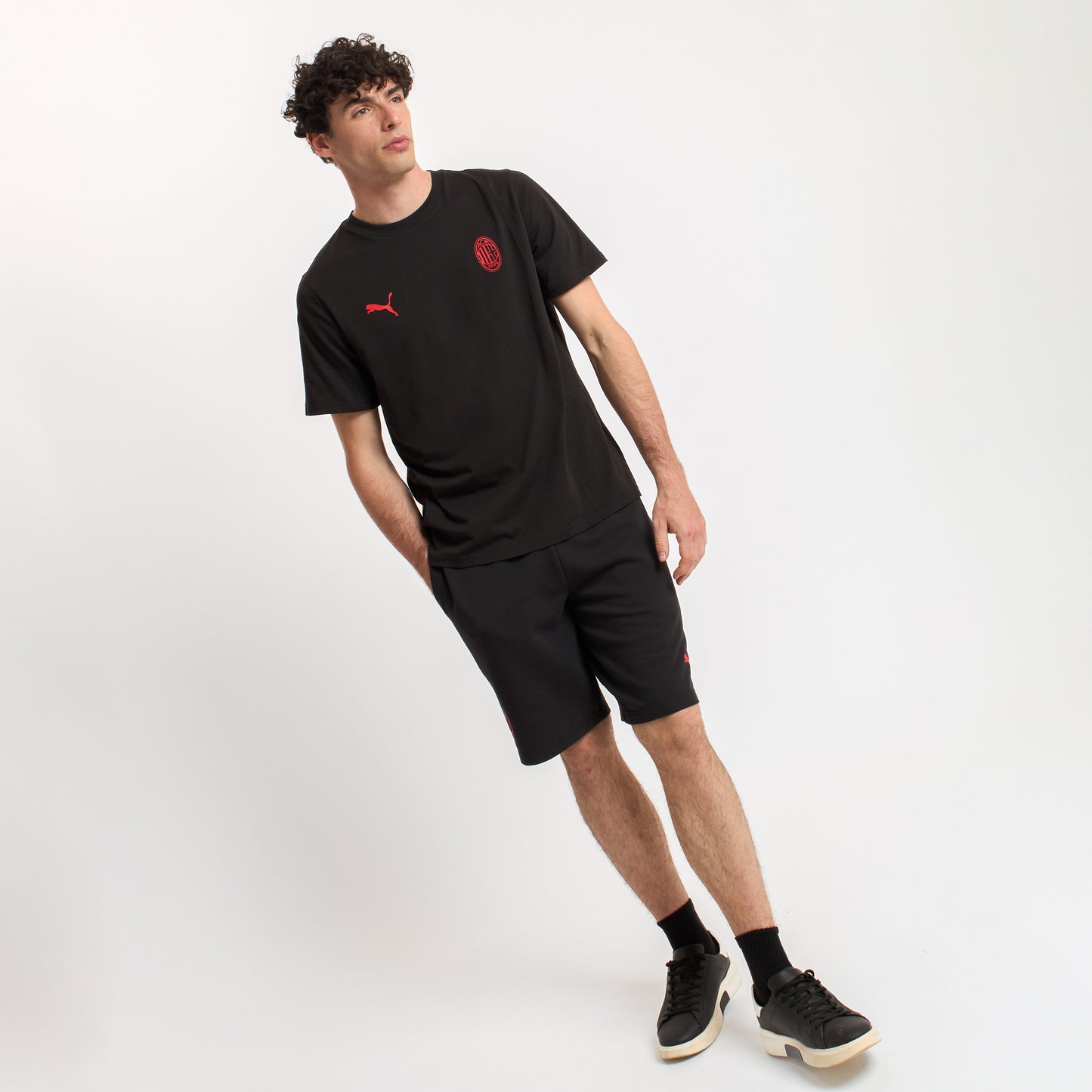 T-SHIRT NERA MILAN ESSENTIAL