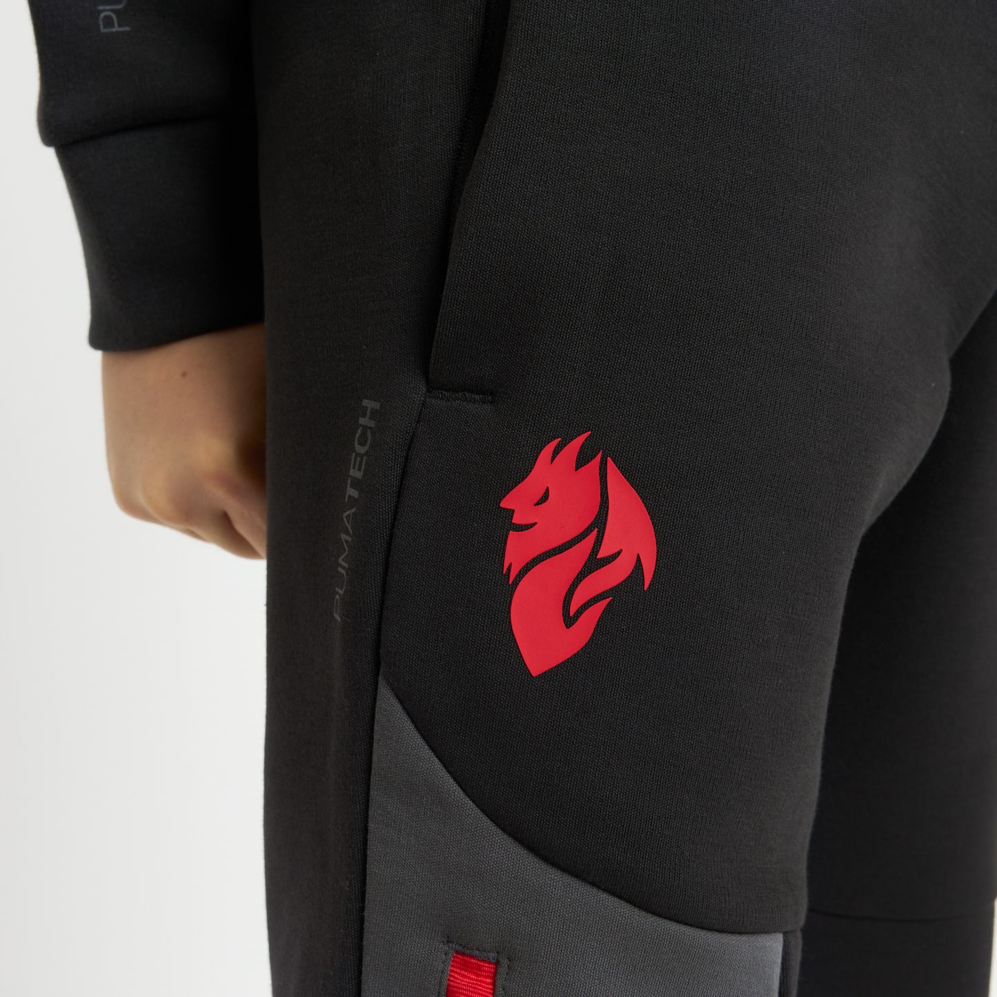 MILAN PUMATECH 2025/26 KIDS' BLACK PANTS WITH POCKETS