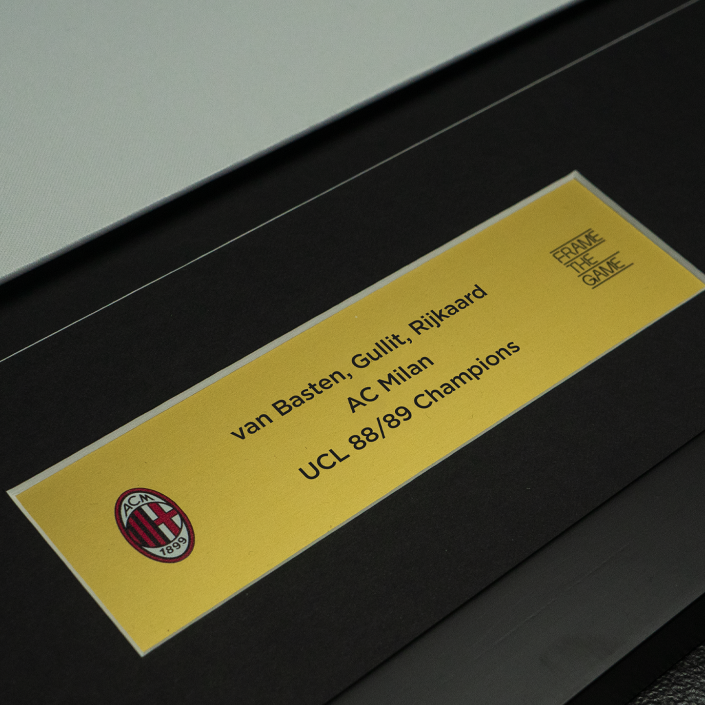 VAN BASTEN, GULLIT E RIJKAARD AC MILAN SIGNED AND FRAMED AWAY JERSEY 1988/89