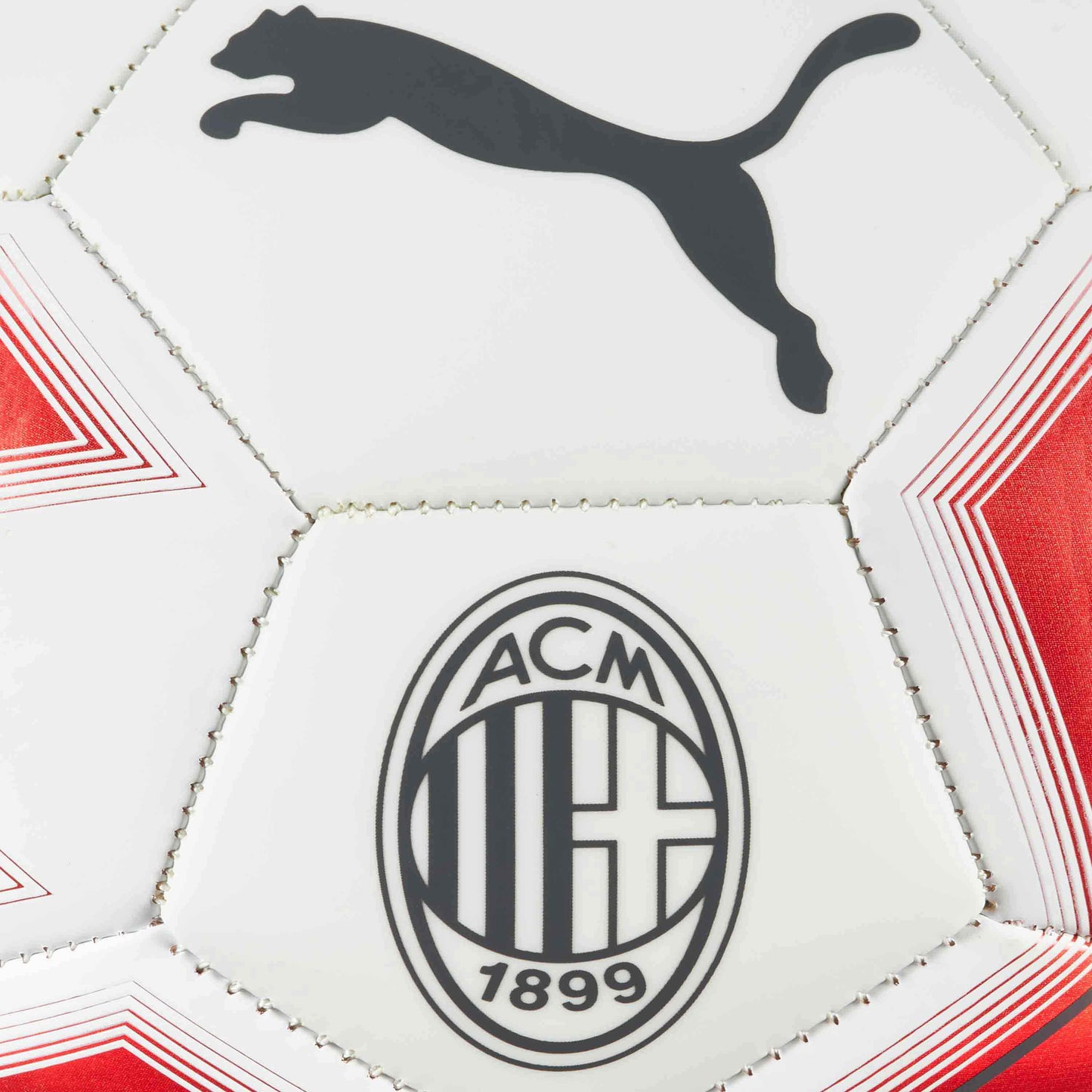 MILAN CAGE SOCCER BALL WITH METALLIC DESIGN