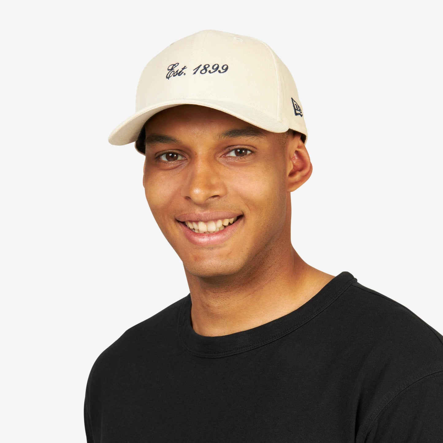 CAPPELLINO 9FORTY® NEW ERA X AC MILAN CON RICAMO "EST. 1899"