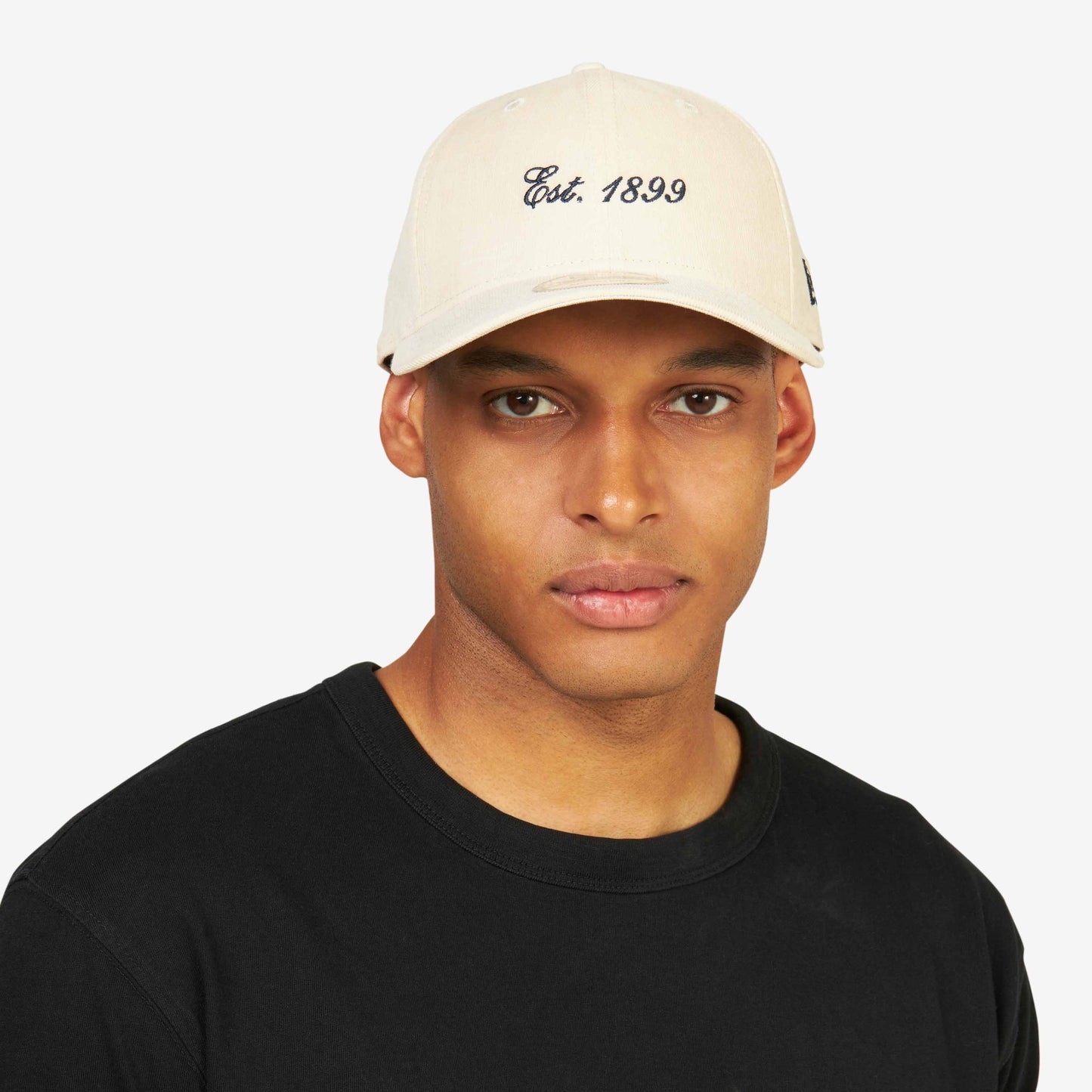 CAPPELLINO 9FORTY® NEW ERA X AC MILAN CON RICAMO "EST. 1899"