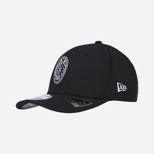 CAPPELLINO 9SEVENTY® NEW ERA X AC MILAN CON LOGO RICAMATO