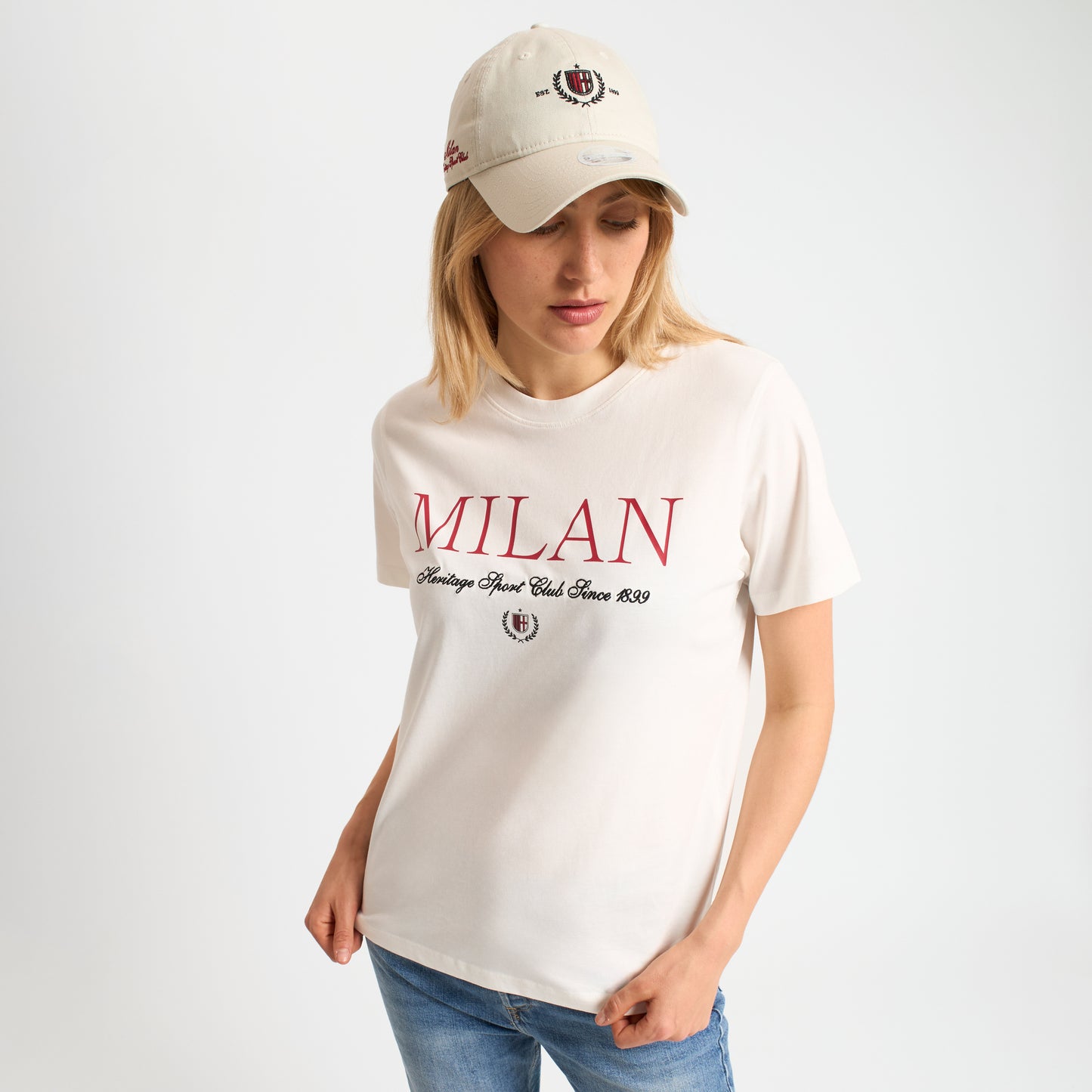 CAPPELLINO 9TWENTY® NEW ERA X AC MILAN BIANCO CON RICAMO LOGO MILAN DONNA