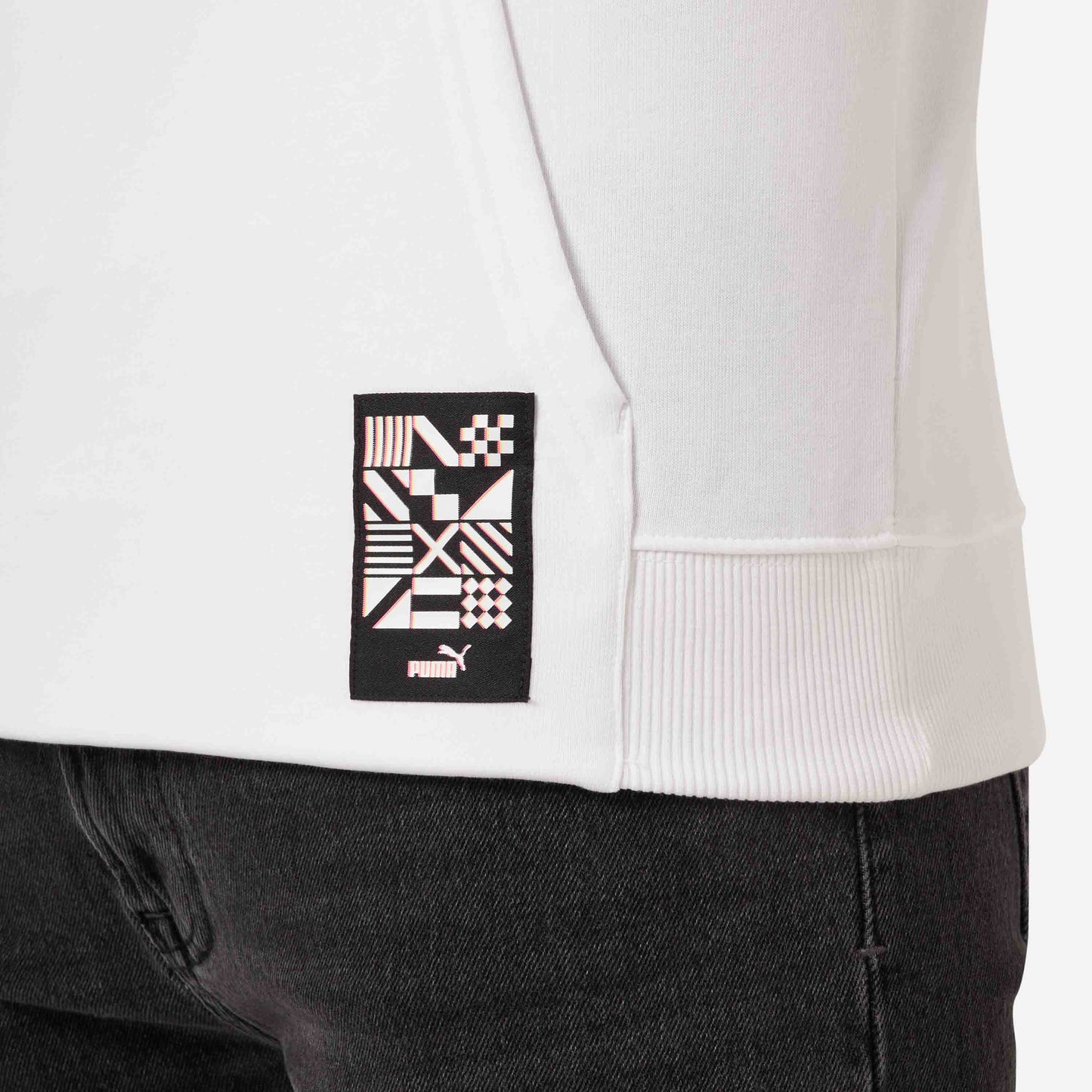 FELPA MILAN CON CAPPUCCIO E TASCA FRONTALE