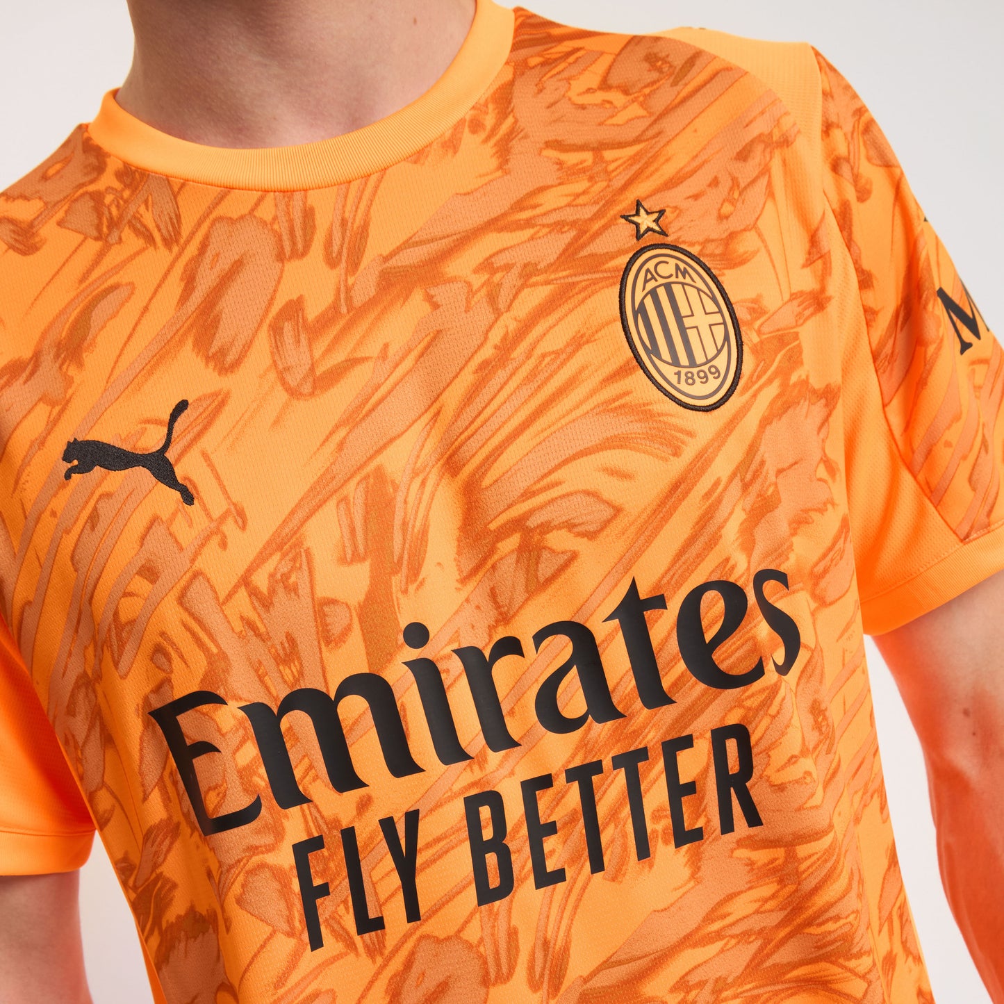 MILAN GOALKEEPER AWAY 2025/26 JERSEY