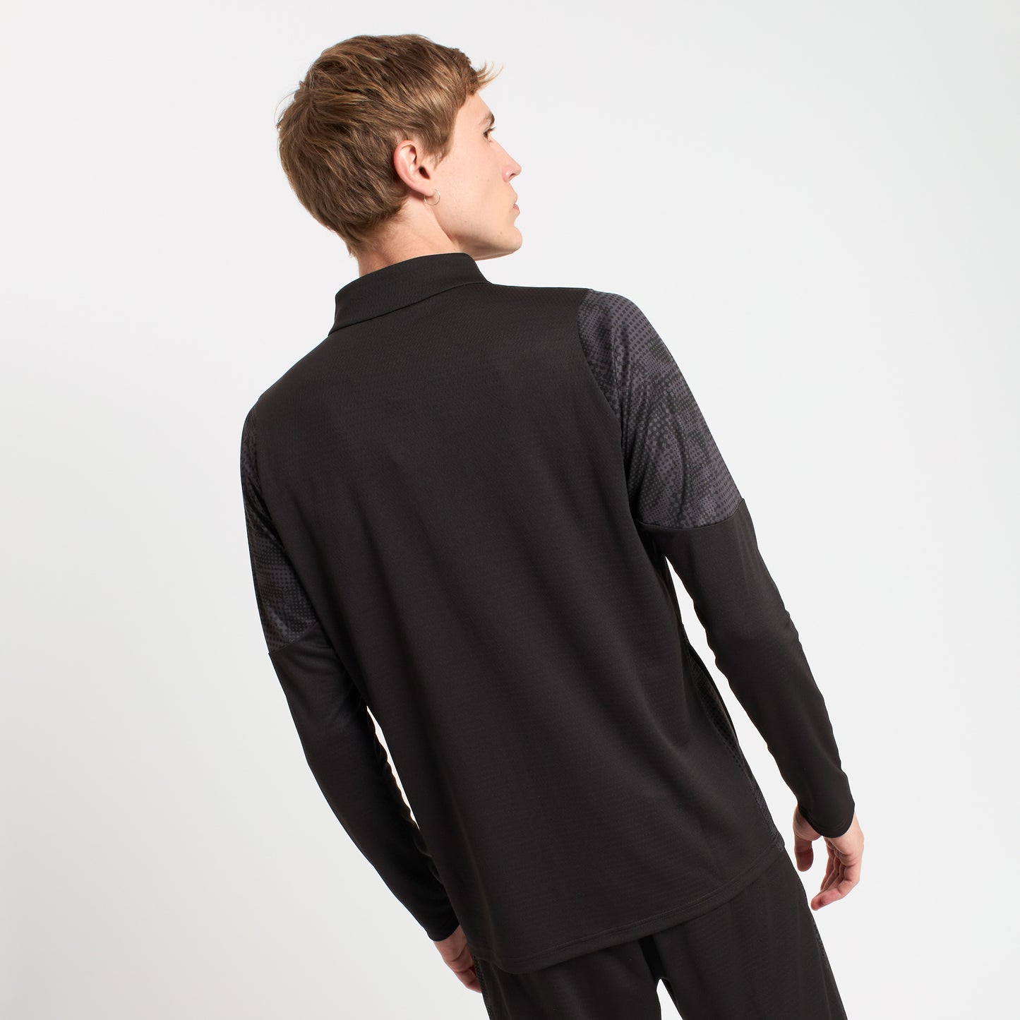 GIACCA NERA MILAN TRAINING 2025/26 CON ZIP E TASCHE