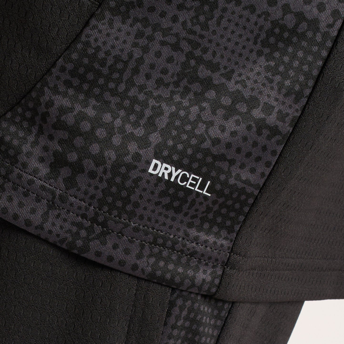 GIACCA NERA MILAN TRAINING 2025/26 CON ZIP E TASCHE