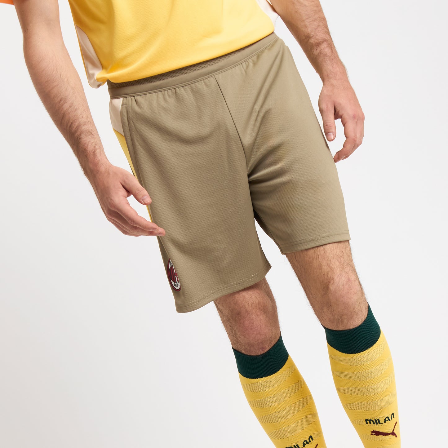 MILAN TRAINING 2025/26 BEIGE SHORTS