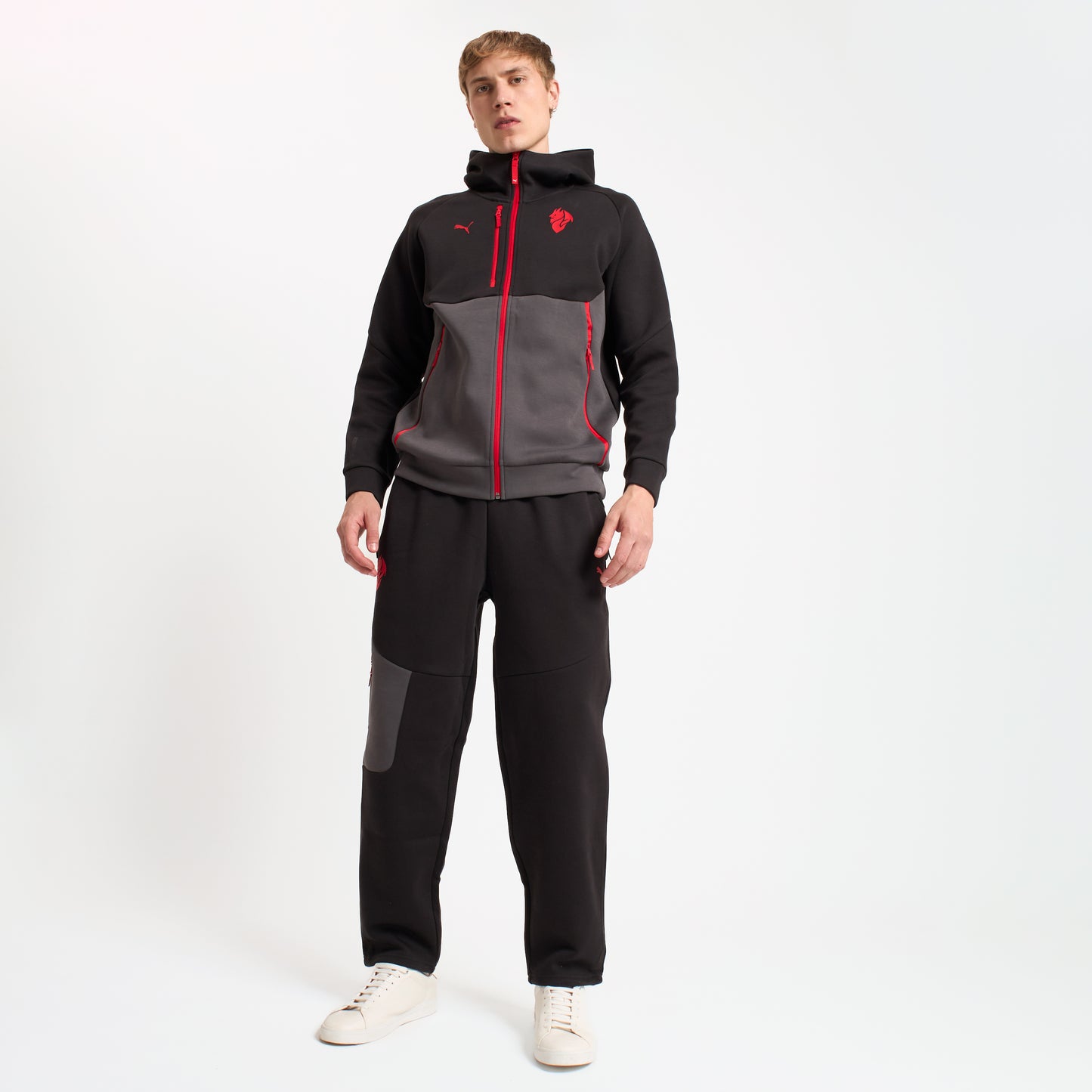 FELPA NERA MILAN PUMATECH 2025/26 CON ZIP E CAPPUCCIO