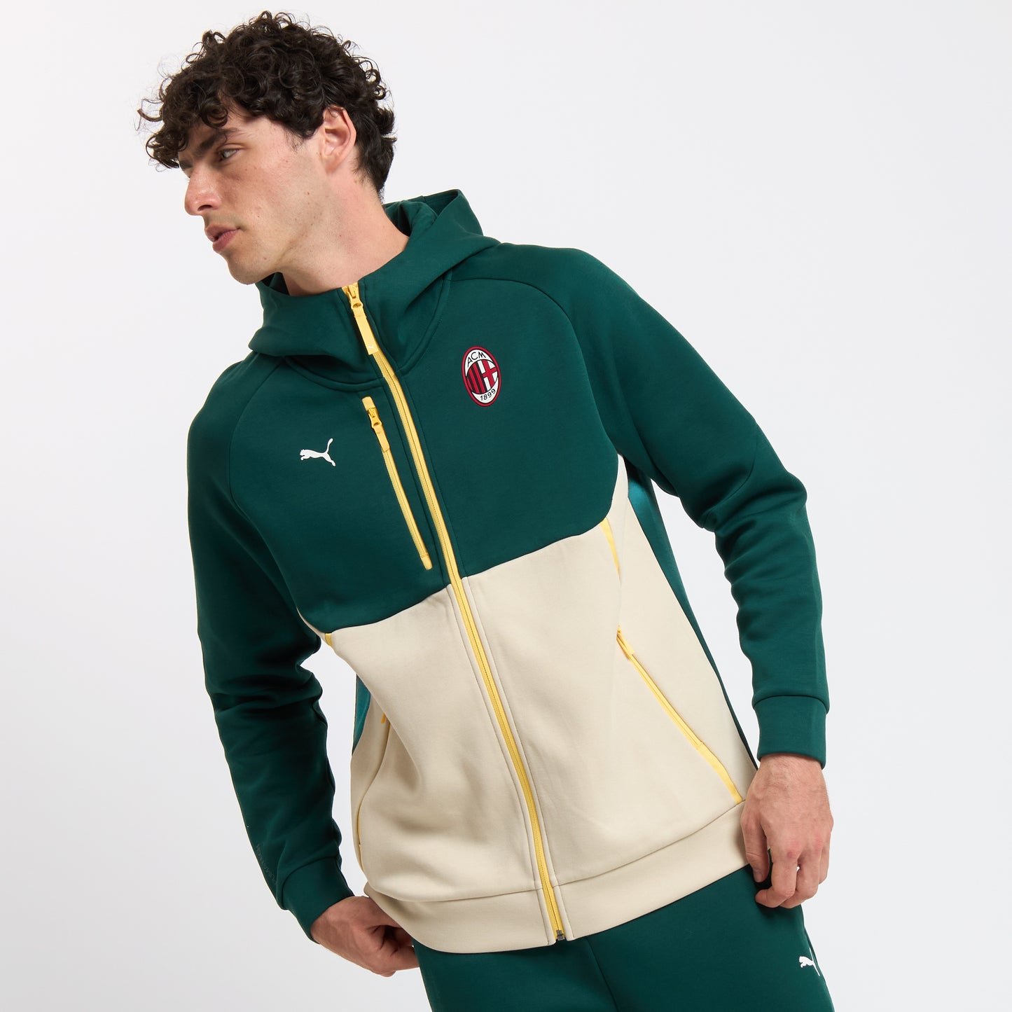 MILAN PUMATECH 2025/26 GREEN JACKET WITH ZIPPER AND HOOD