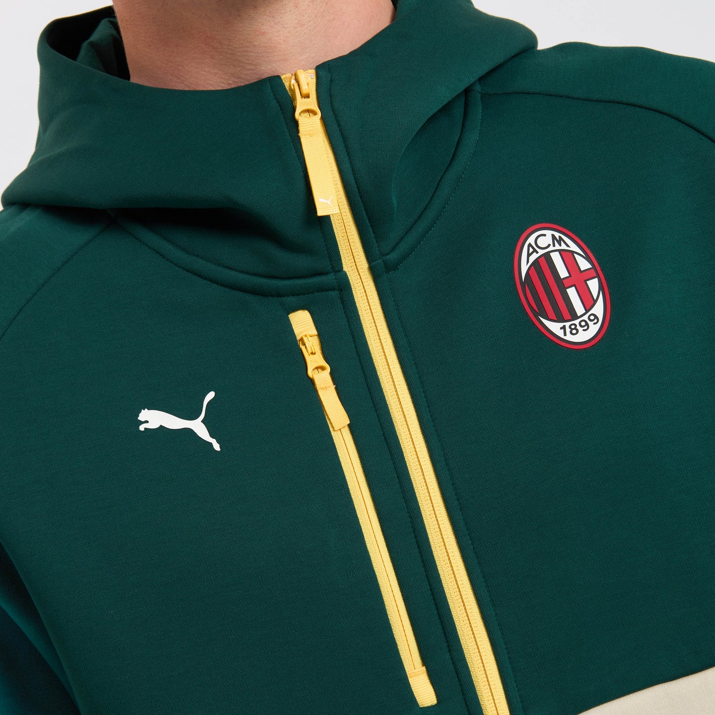 MILAN PUMATECH 2025/26 GREEN JACKET WITH ZIPPER AND HOOD