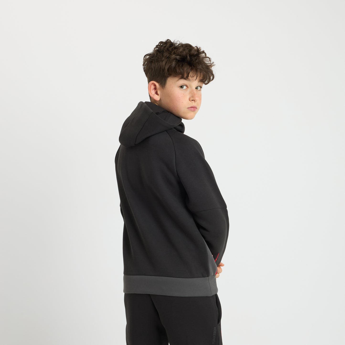 MILAN PUMATECH 2025/26 KIDS' BLACK JACKET WITH ZIPPER AND HOOD