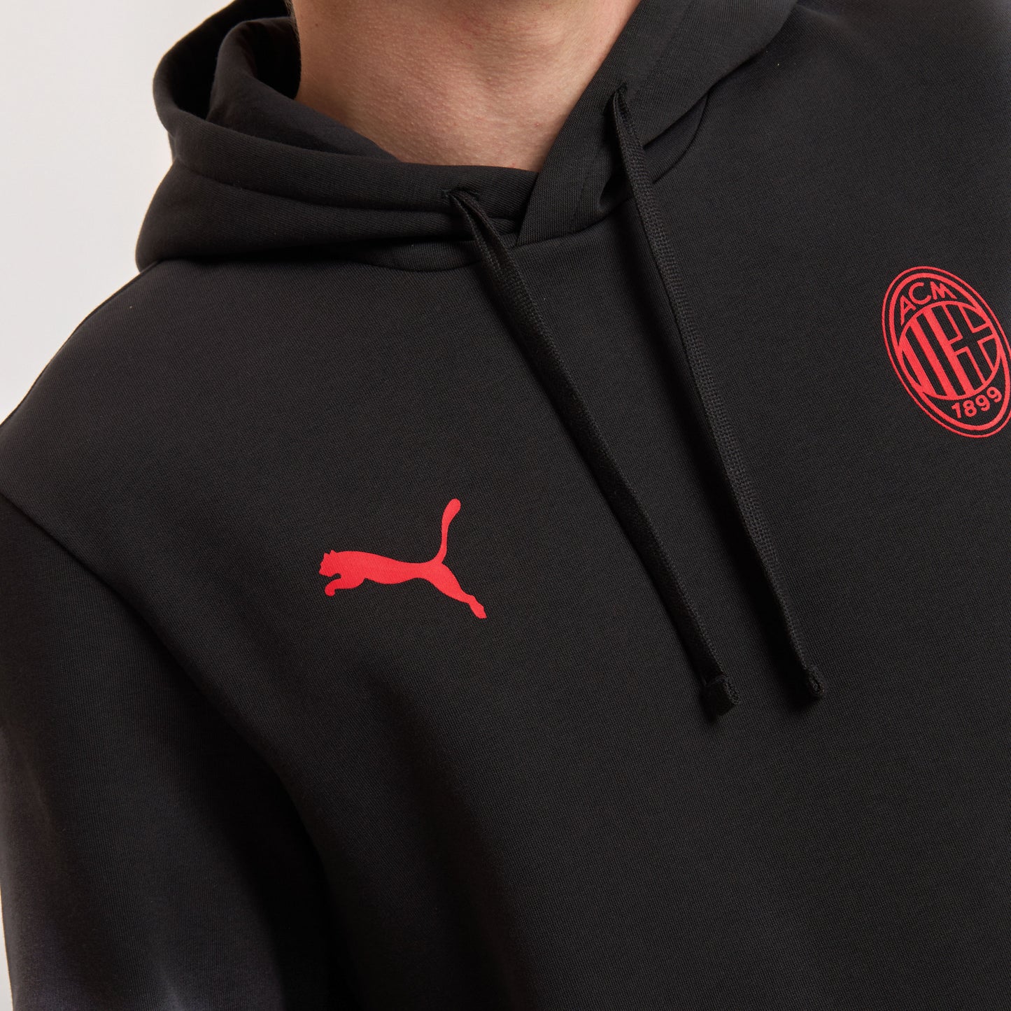 AC MILAN BLACK HOODIE ESSENTIAL COLLECTION