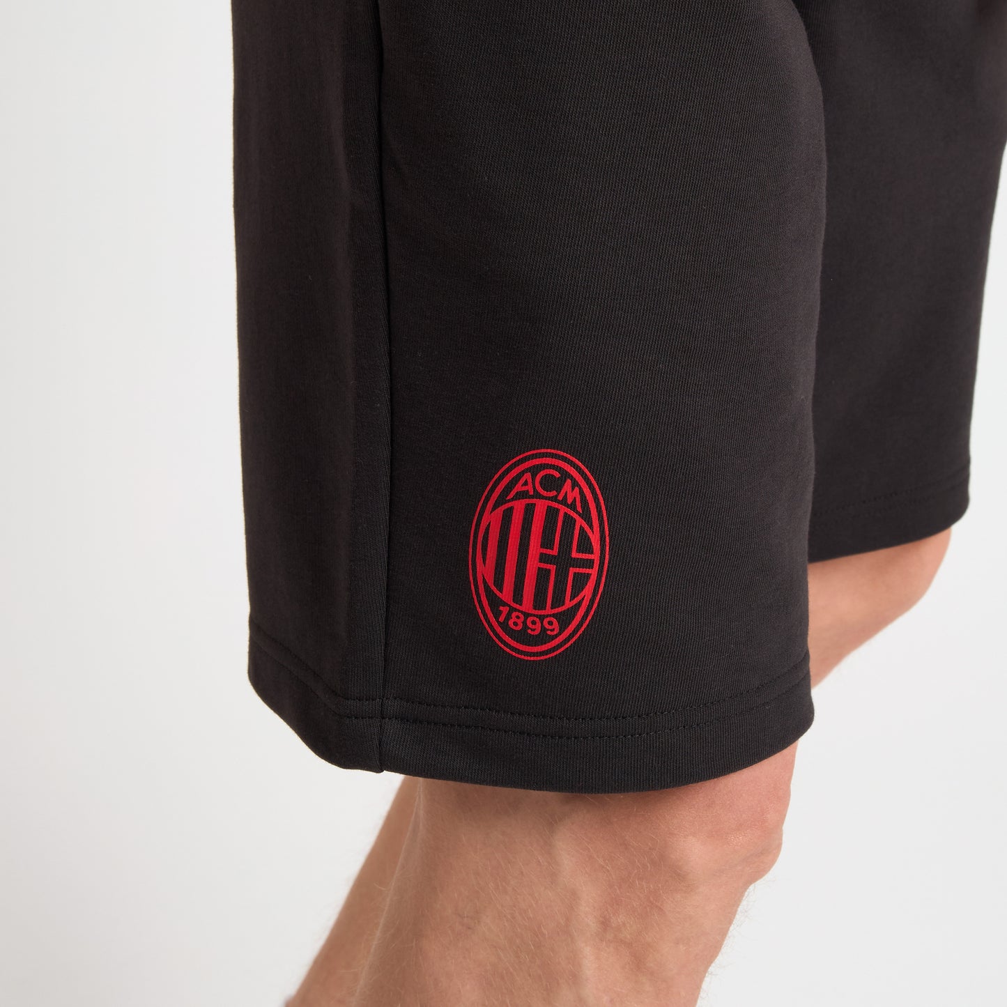 AC MILAN BLACK SHORTS ESSENTIAL COLLECTION