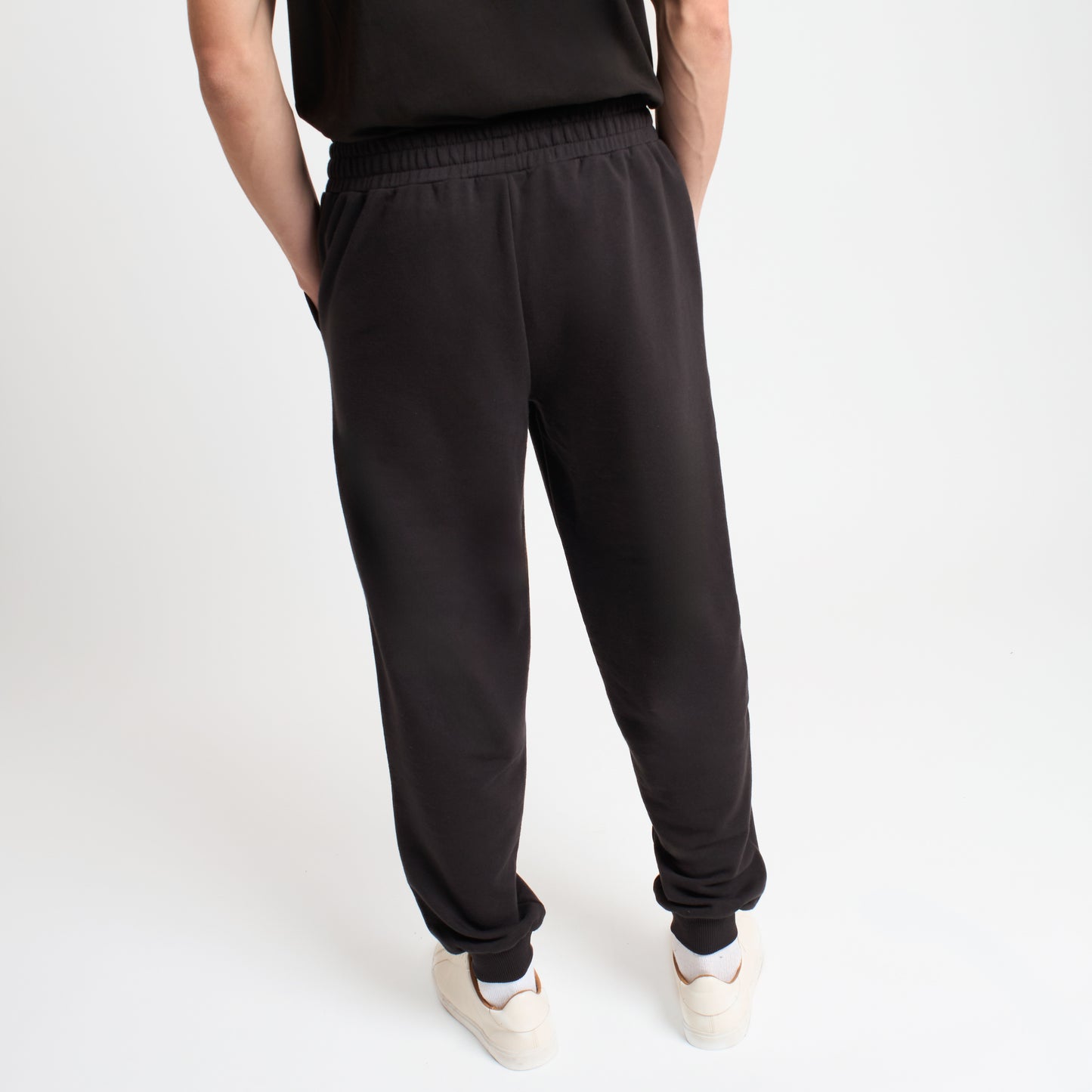 AC MILAN BLACK PANTS WITH ROSSONERI GRAPHIC CULTURE COLLECTION