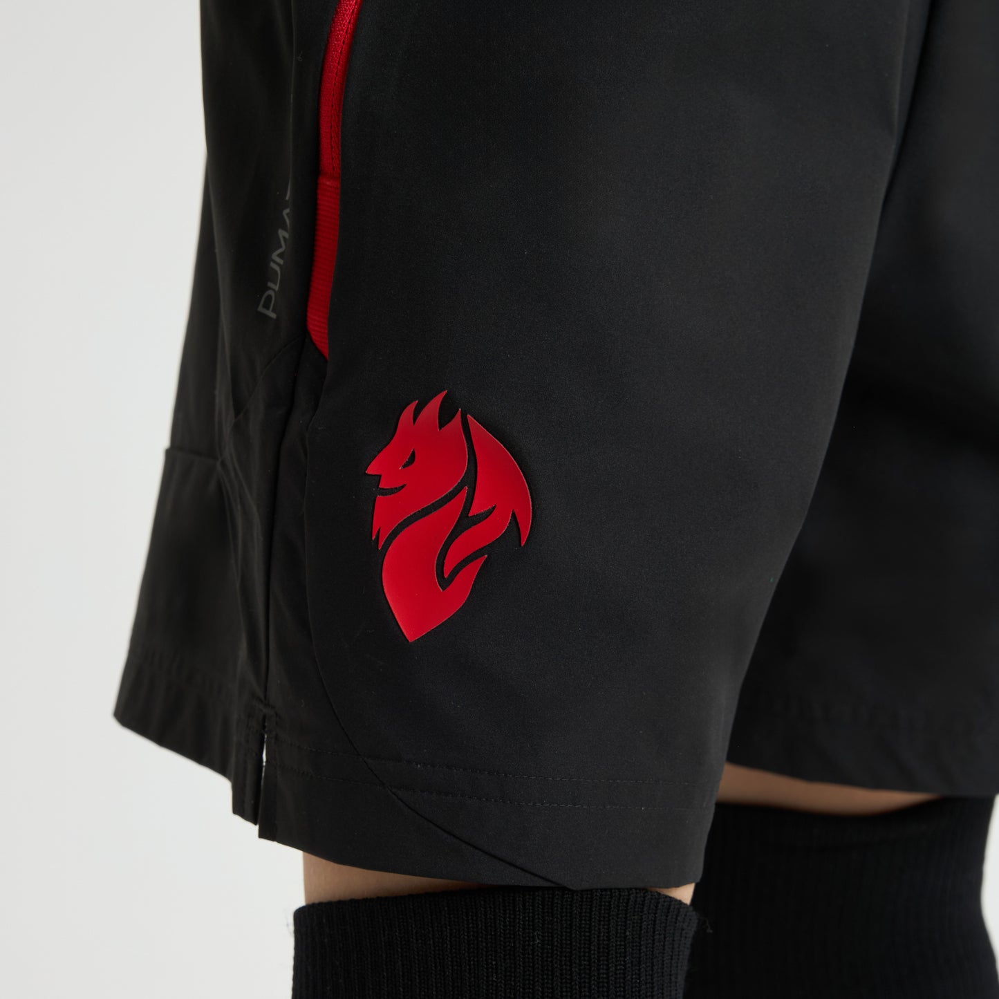 MILAN PUMATECH 2025/26 KIDS' BLACK SHORTS WITH POCKETS