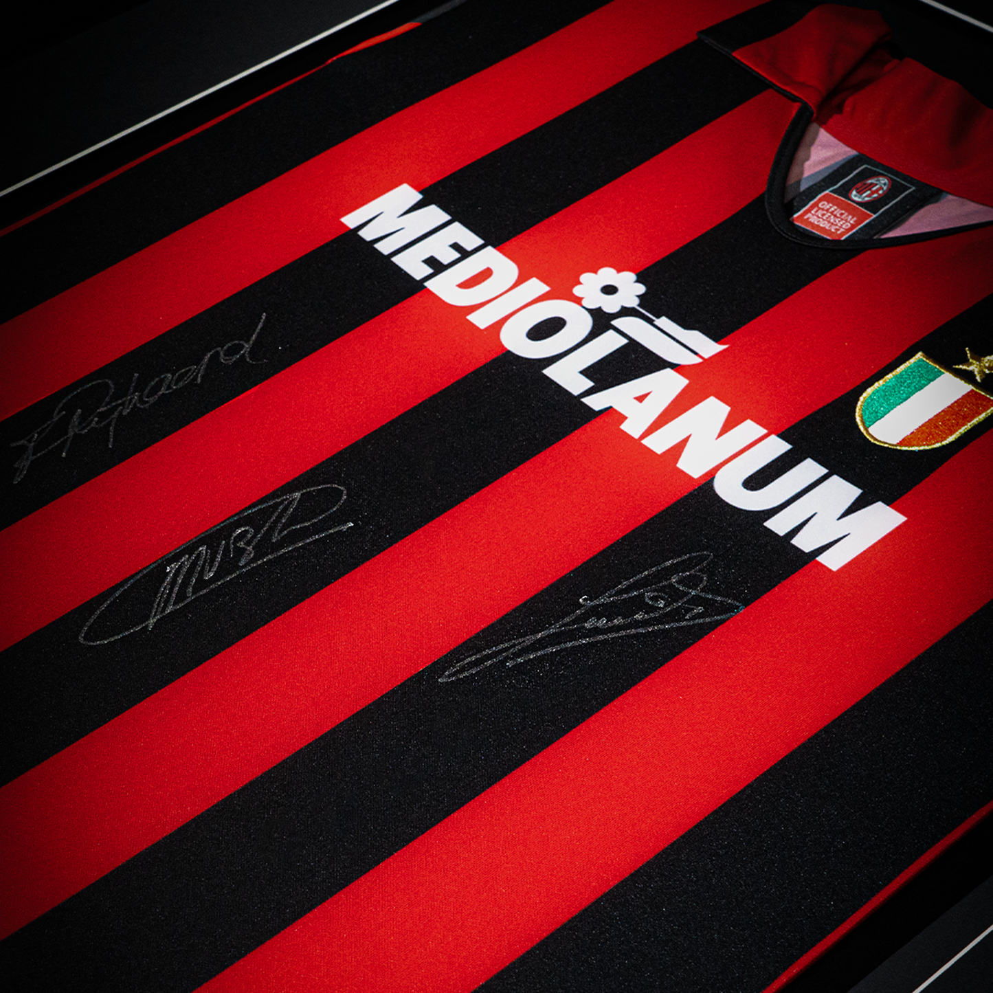 VAN BASTEN, GULLIT E RIJKAARD AC MILAN SIGNED AND FRAMED HOME JERSEY 1988/89